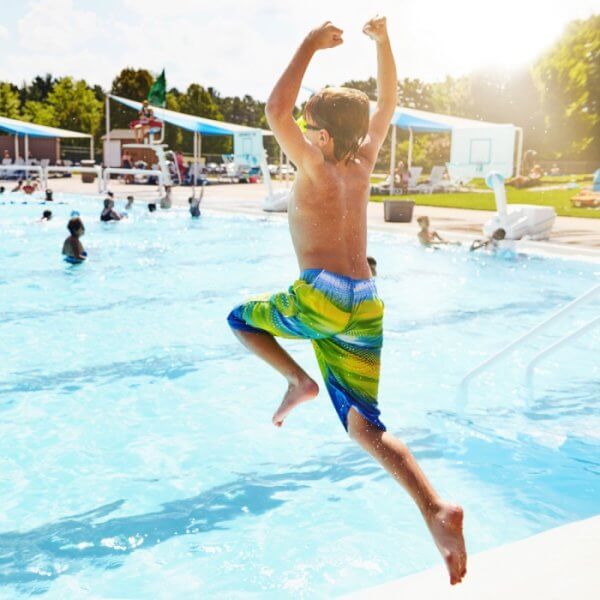 El verano y el peligro de las piscinas públicas