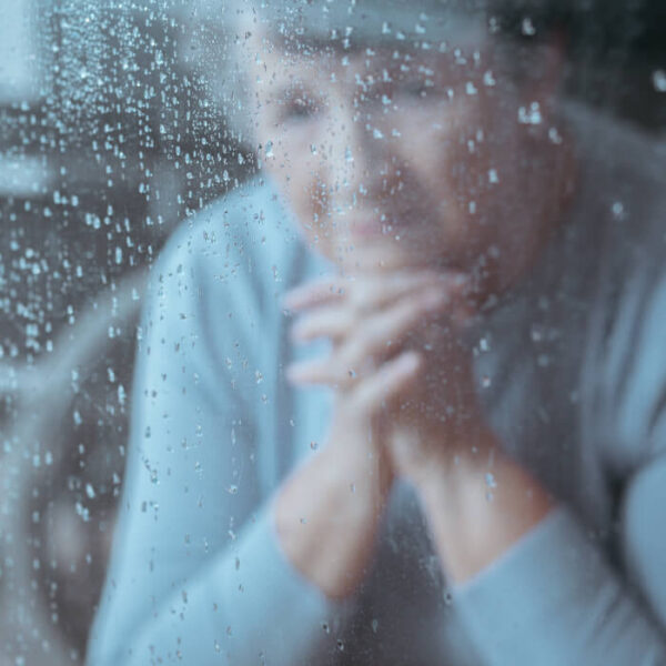 Cómo prepararte para un huracán si eres un adulto mayor