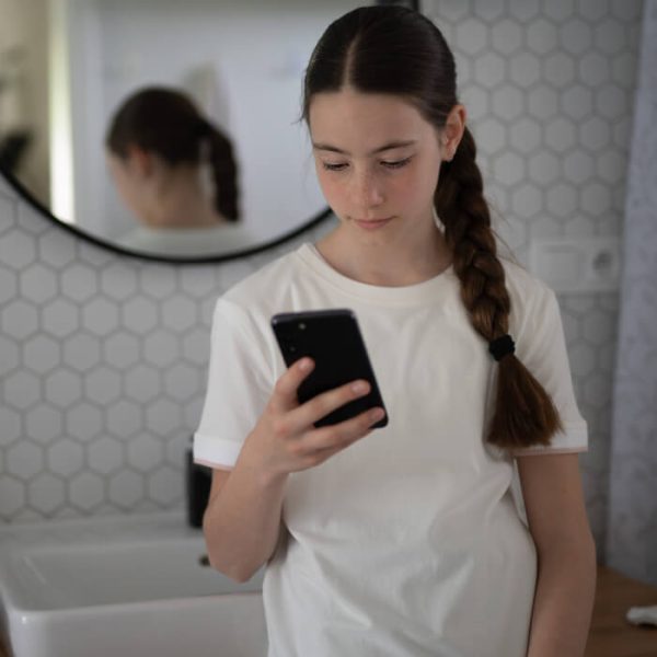 A Practical Safety Guide for Your Children on Social Media